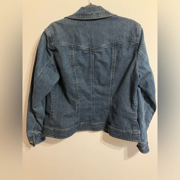 Coldwater Creek Denim Jacket Womens size 6 Classic Spring Minimalist Pockets - Picture 9 of 11
